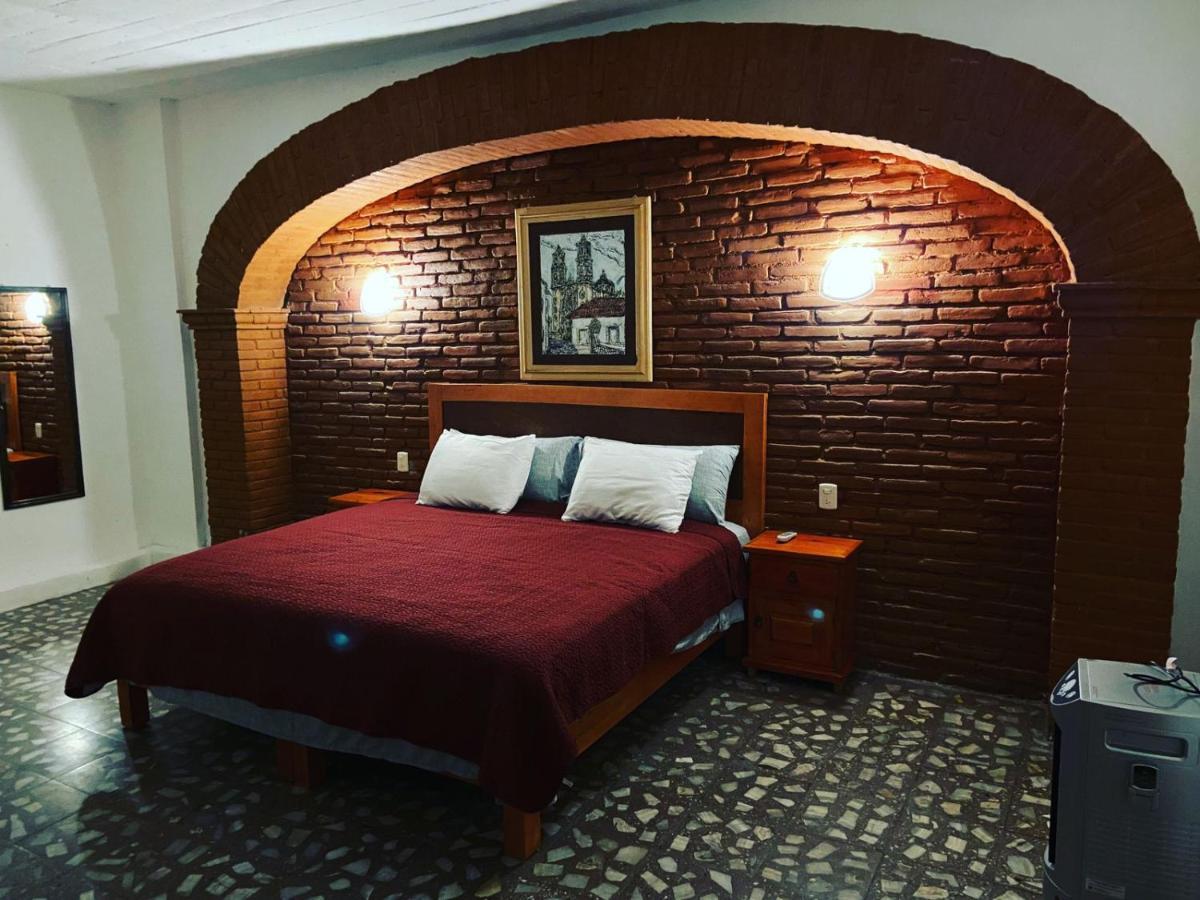 El Gran Toril Hotel Taxco de Alarcon Exterior foto